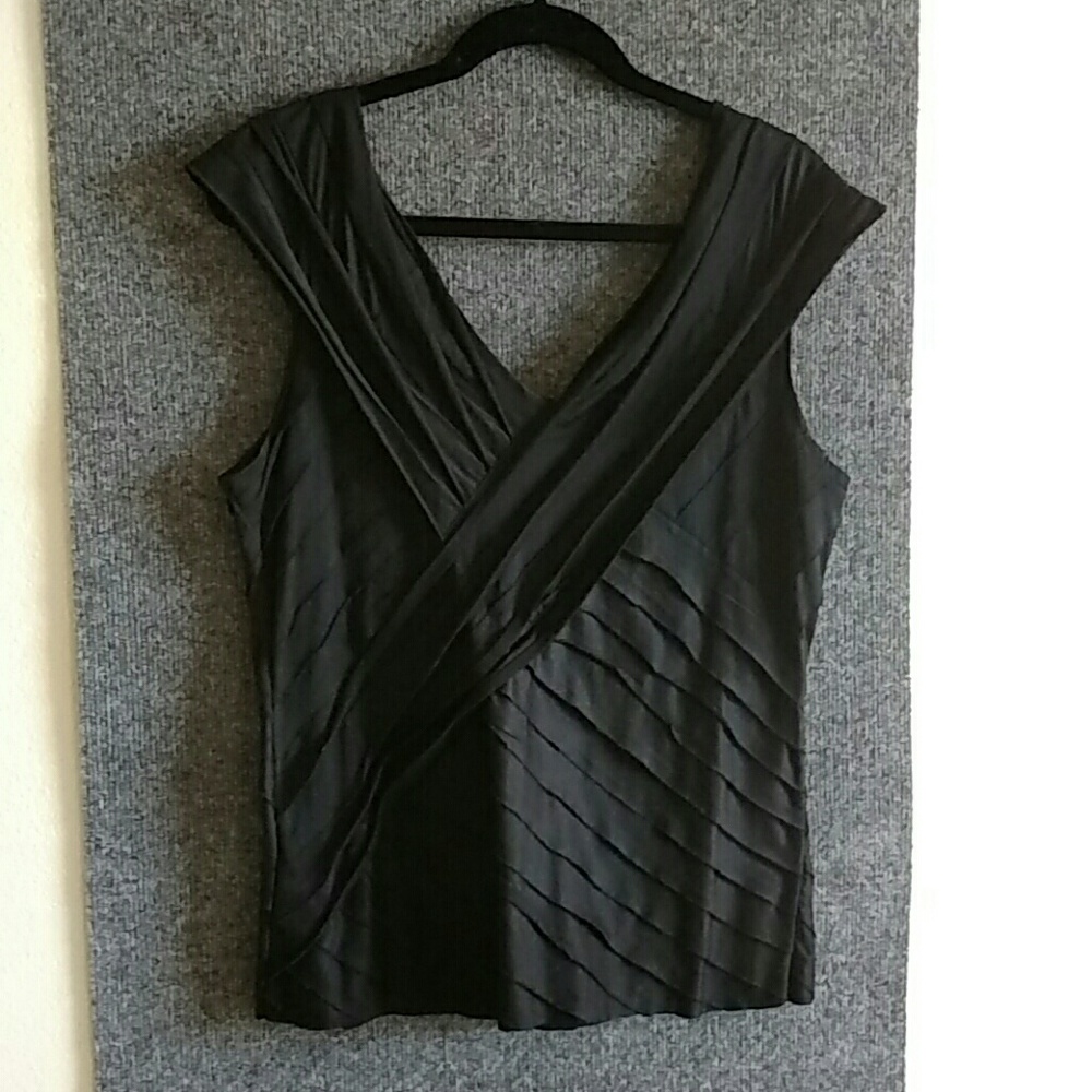 Top - Picture 3 of 4